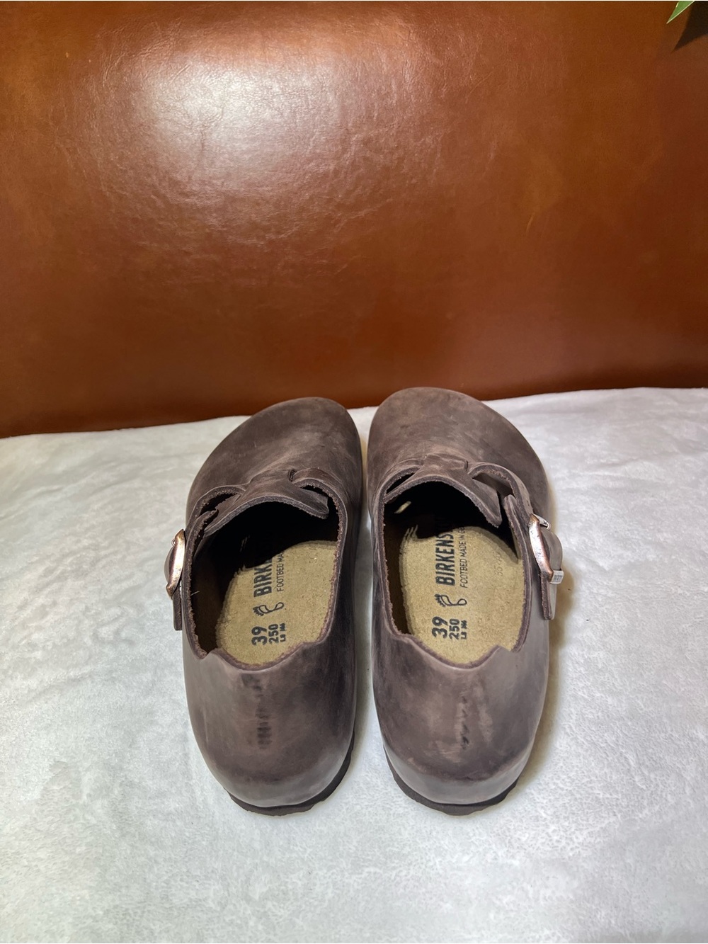 Birkenstock London Oiled Leather Brown Leather Slip-On Clogs with Buckle - Picture 4 of 10